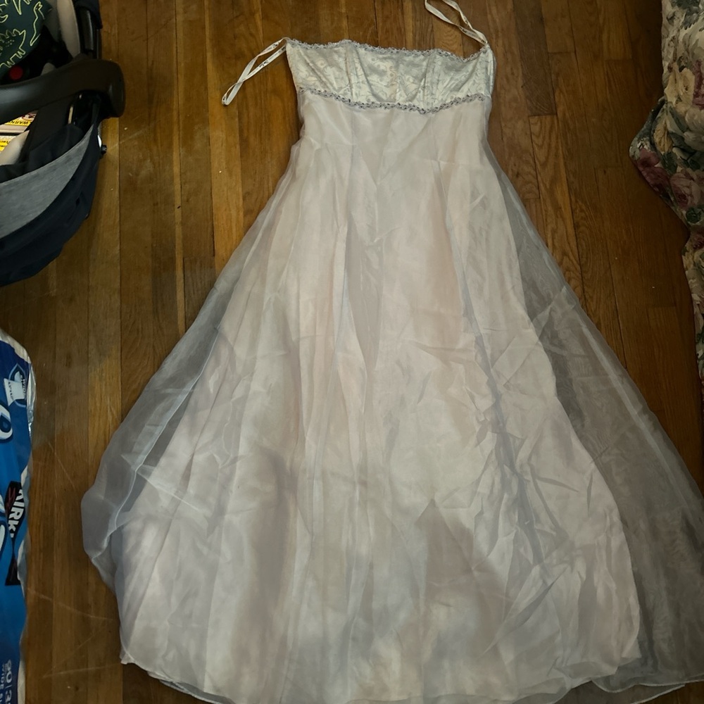 Elegant White Strapless Gown